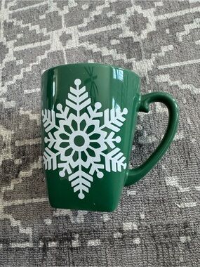 Bath & Body Works Green Mug with White Snowflake
